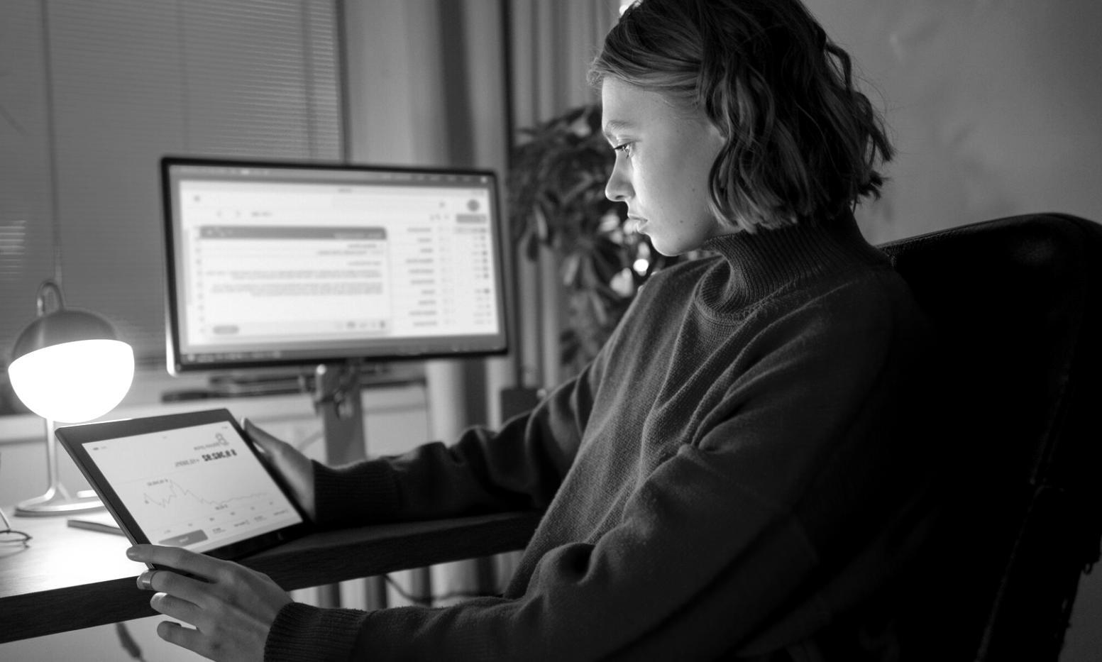 Sesión de trabajo en equipo financiero